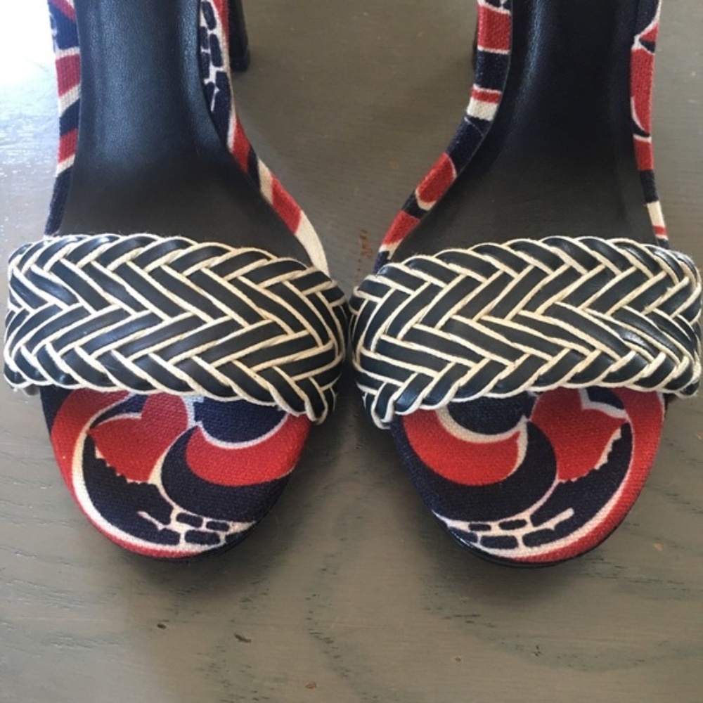 GORGEOUS Tory Burch Navy & White Ankle Strap Stiletto Sandals LIKE NEW!! - Picture 2 of 4